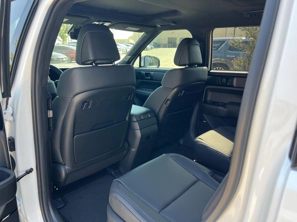 new 2026 Hyundai SANTA FE HEV car, priced at $51,670