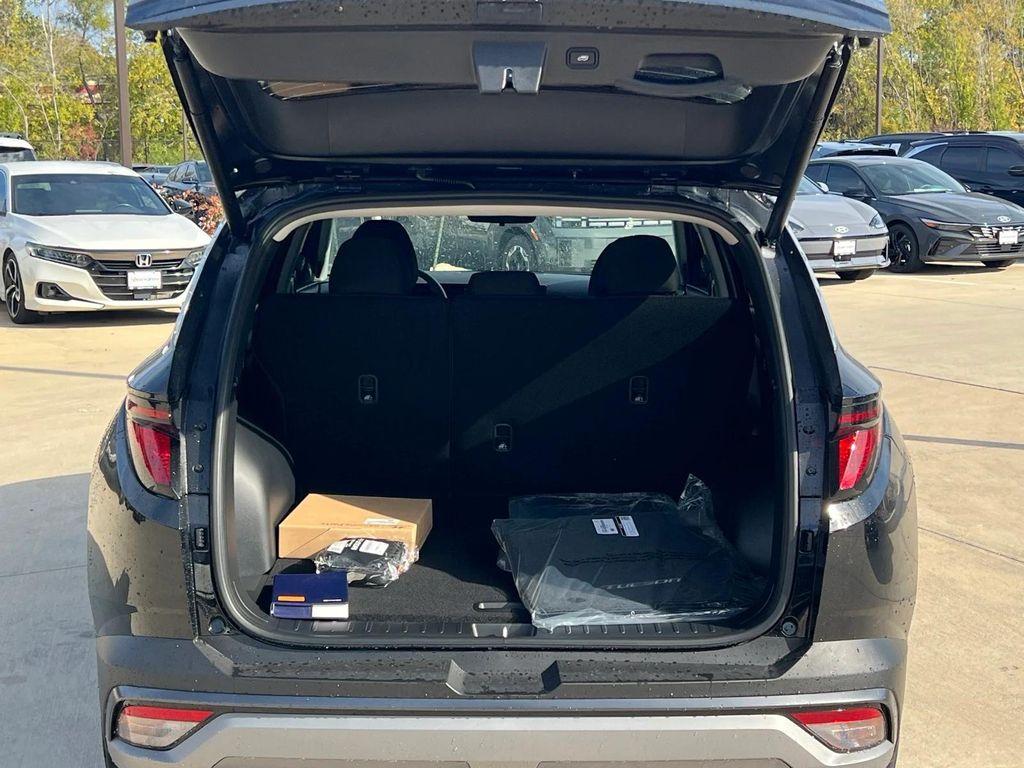 new 2026 Hyundai Tucson car, priced at $30,225