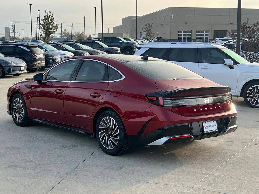 new 2025 Hyundai Sonata Hybrid car, priced at $35,411