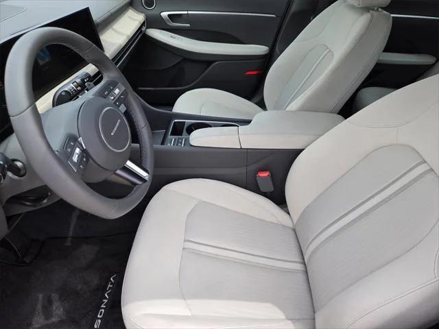 new 2025 Hyundai Sonata Hybrid car, priced at $31,461