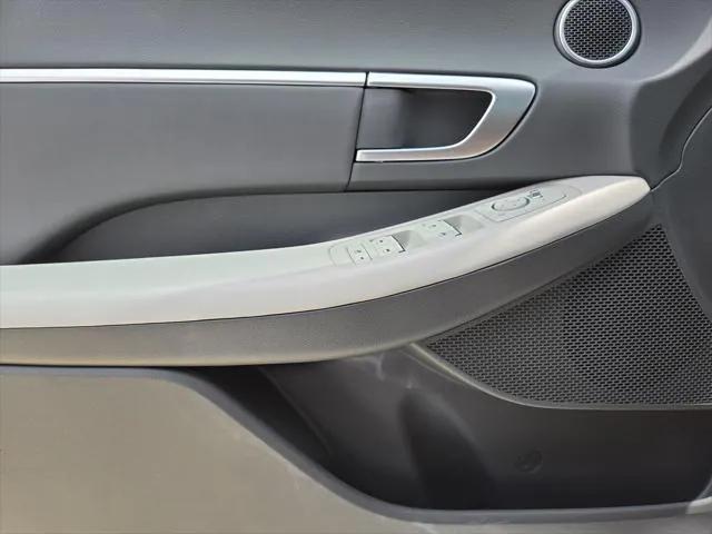 new 2025 Hyundai Sonata Hybrid car, priced at $31,461