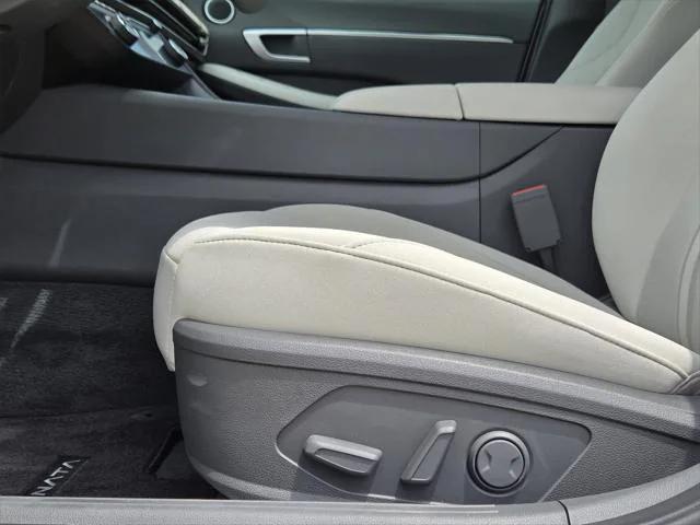 new 2025 Hyundai Sonata Hybrid car, priced at $31,461