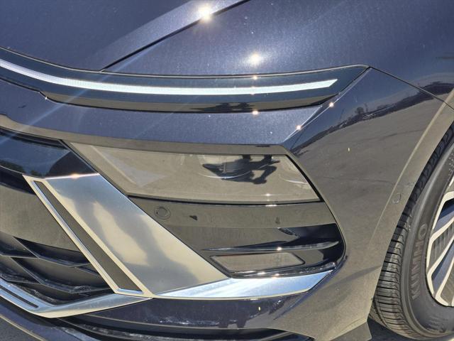 new 2025 Hyundai Sonata Hybrid car, priced at $37,140