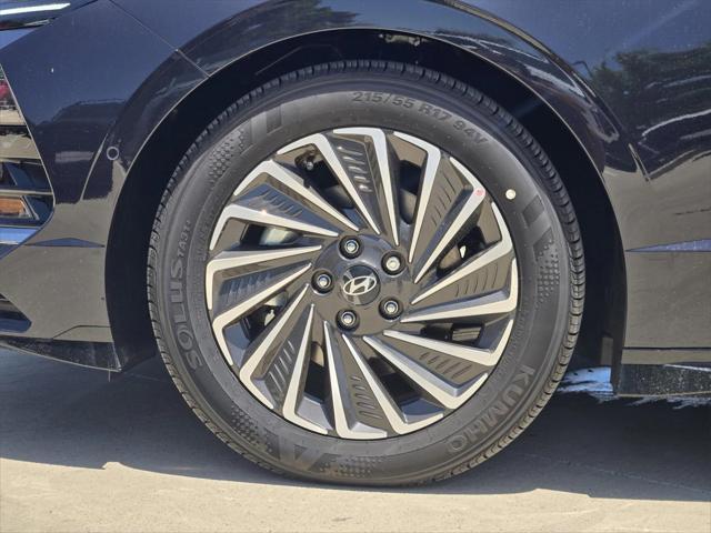 new 2025 Hyundai Sonata Hybrid car, priced at $37,140