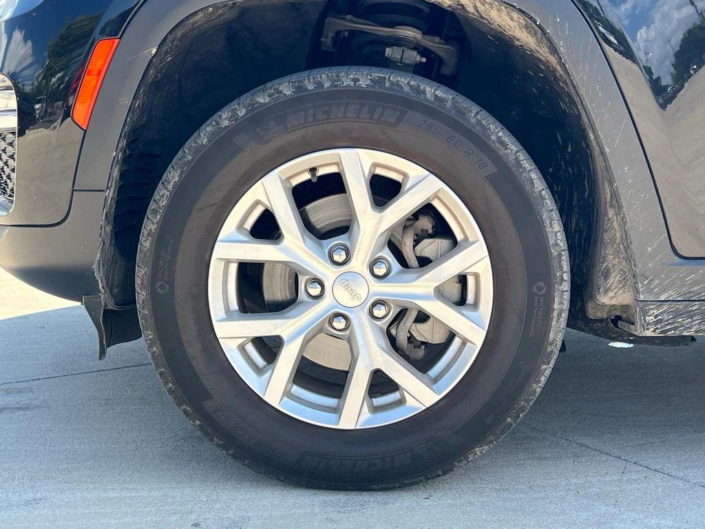 used 2023 Jeep Grand Cherokee car, priced at $27,999