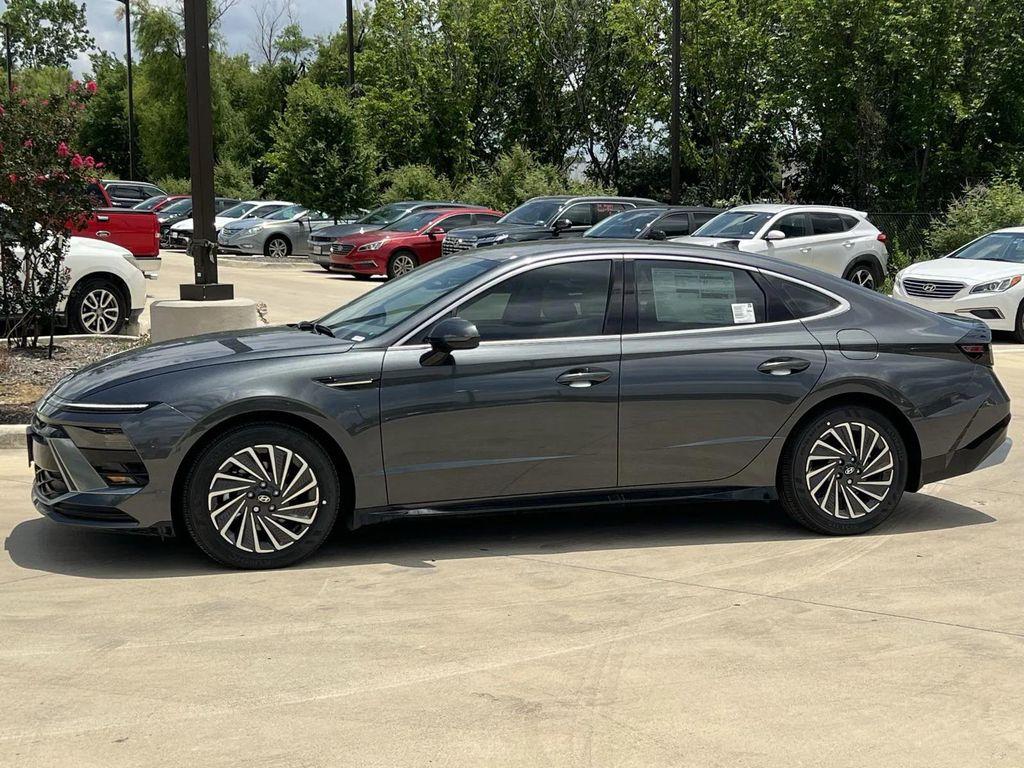 new 2025 Hyundai Sonata Hybrid car, priced at $28,807