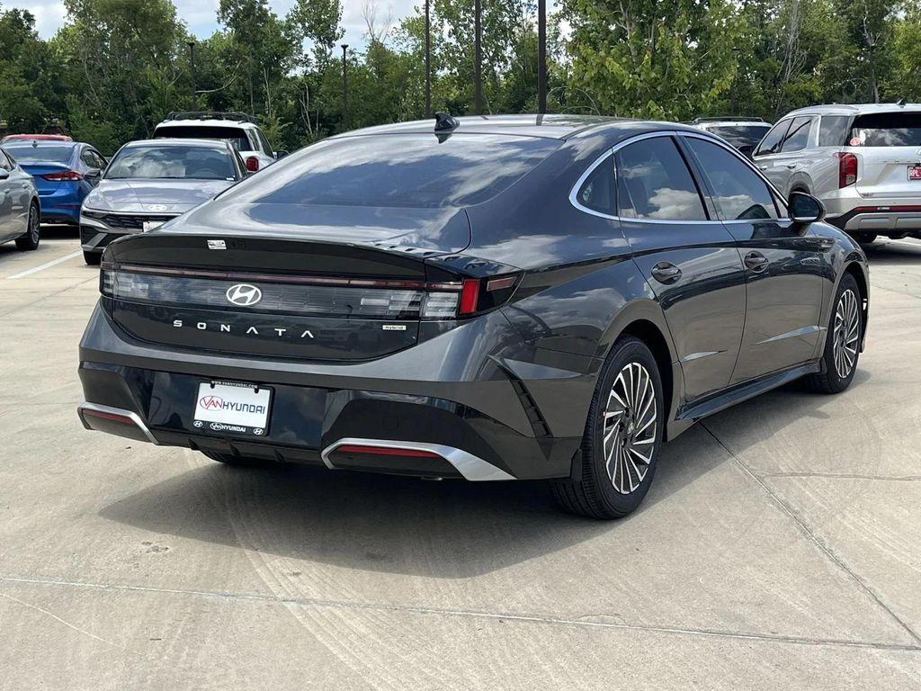 new 2025 Hyundai Sonata Hybrid car, priced at $28,807