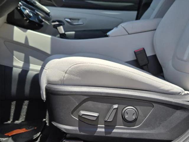 new 2025 Hyundai Tucson car, priced at $30,618