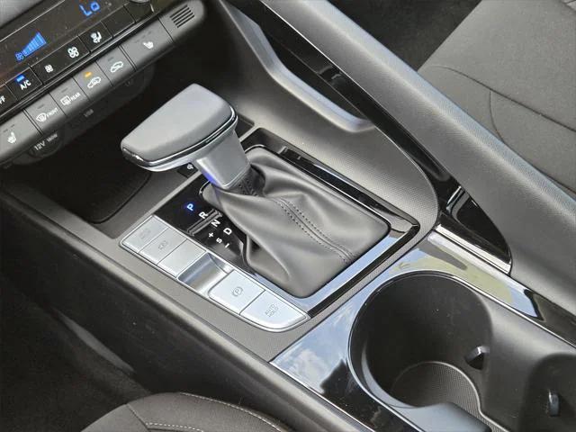 new 2025 Hyundai Elantra car, priced at $25,737