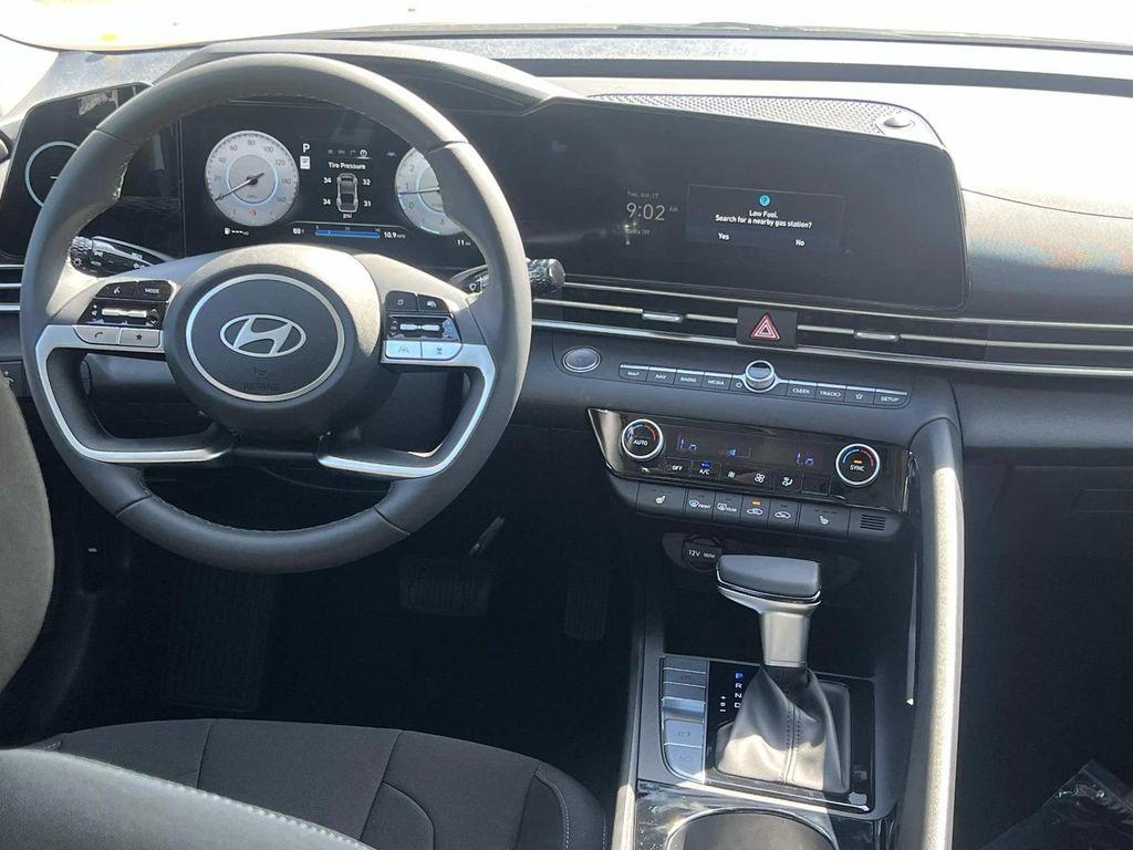 new 2025 Hyundai Elantra car, priced at $25,537
