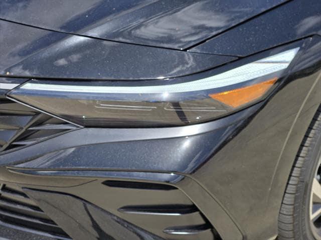 new 2025 Hyundai Elantra car, priced at $25,737