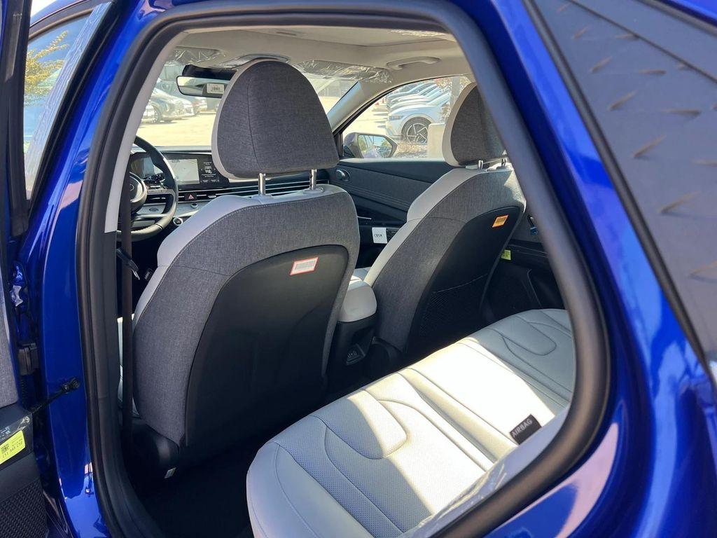 new 2025 Hyundai Elantra car, priced at $27,270