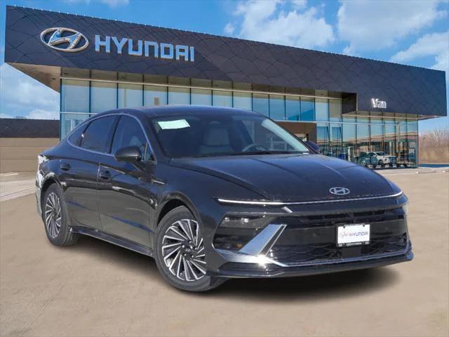 new 2025 Hyundai Sonata Hybrid car, priced at $38,577