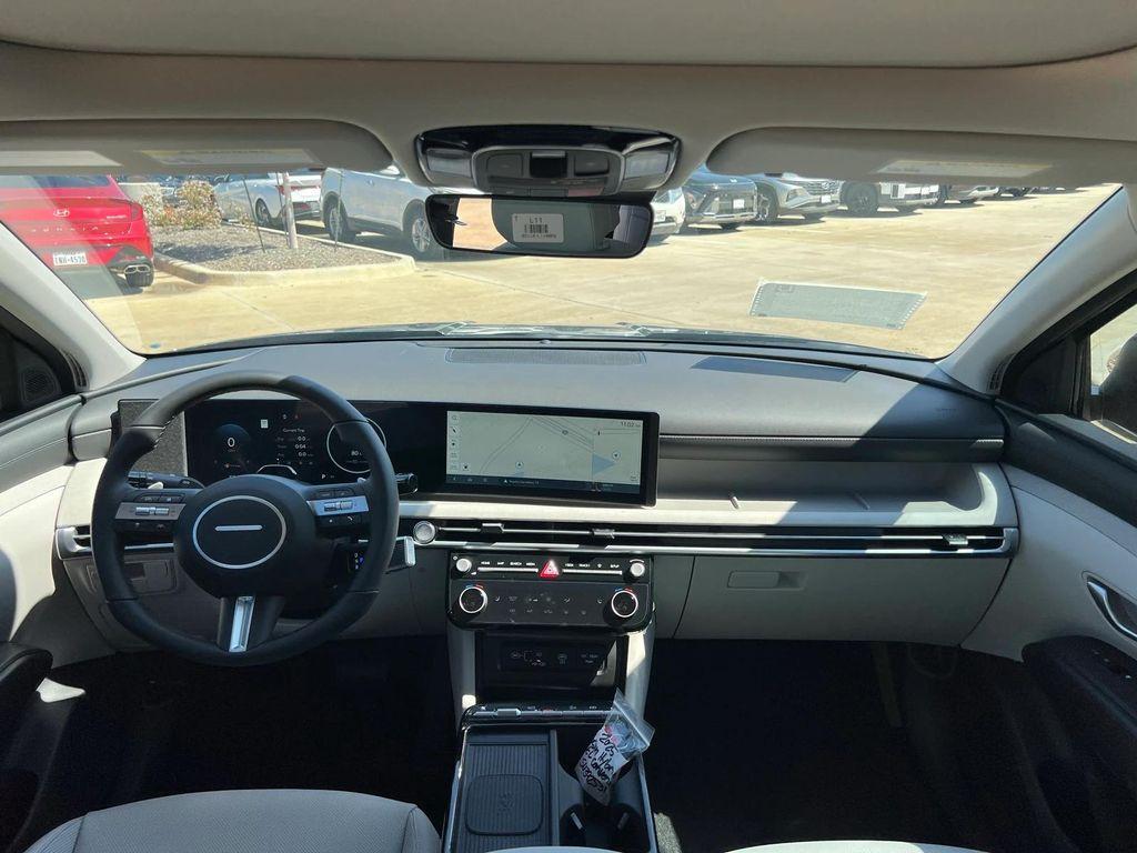 new 2025 Hyundai TUCSON Hybrid car, priced at $35,462