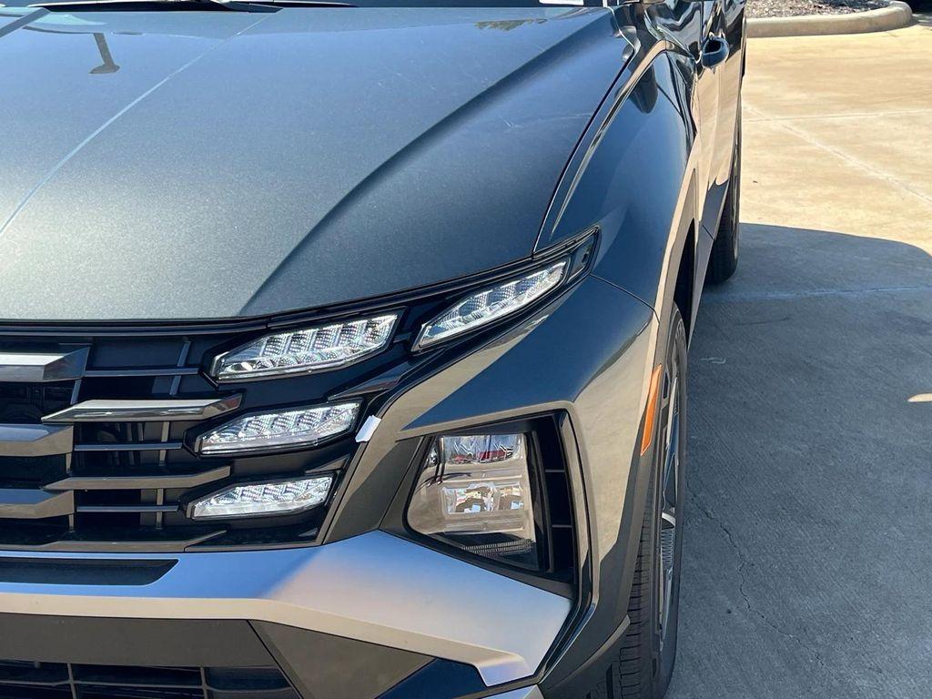 new 2025 Hyundai TUCSON Hybrid car, priced at $35,462