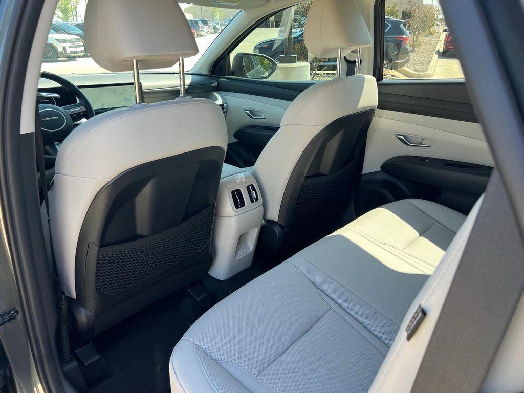 new 2025 Hyundai TUCSON Hybrid car, priced at $35,462