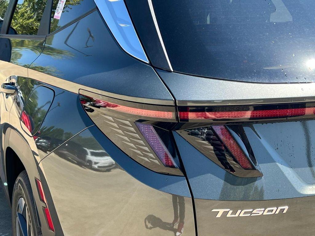 new 2025 Hyundai TUCSON Hybrid car, priced at $35,462
