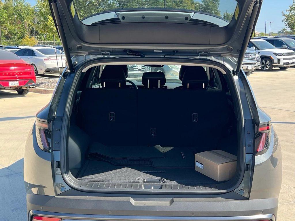 new 2025 Hyundai TUCSON Hybrid car, priced at $40,114