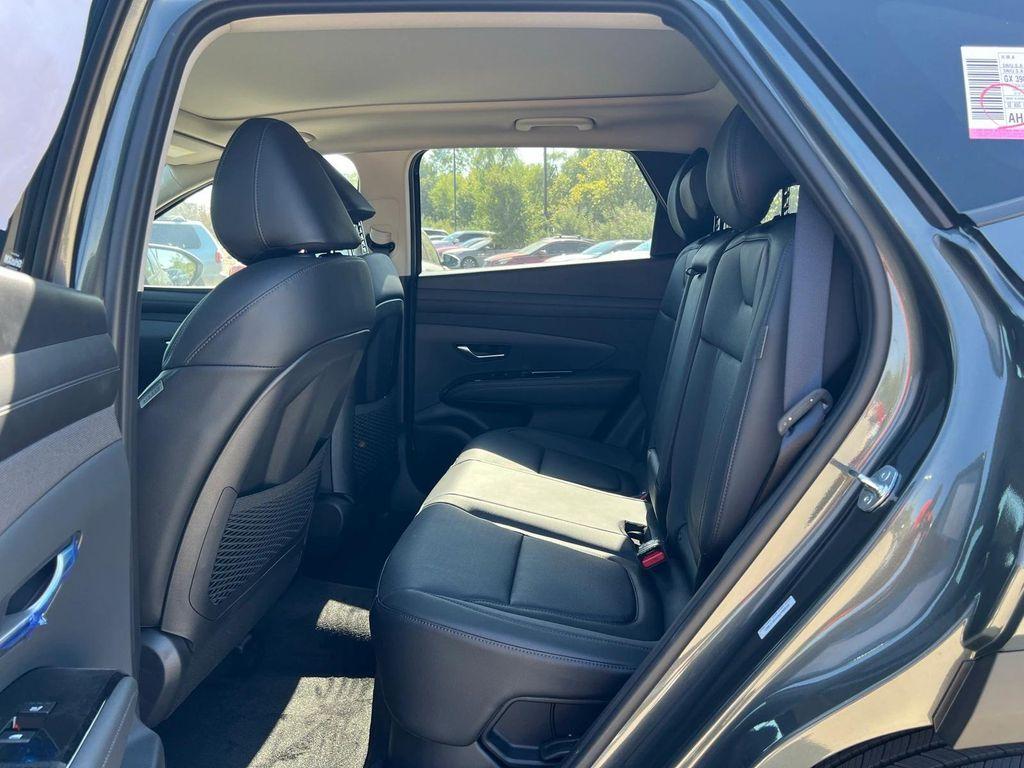 new 2025 Hyundai TUCSON Hybrid car, priced at $40,114
