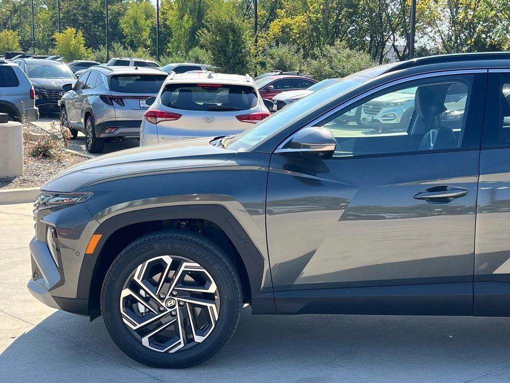 new 2025 Hyundai TUCSON Hybrid car, priced at $40,114