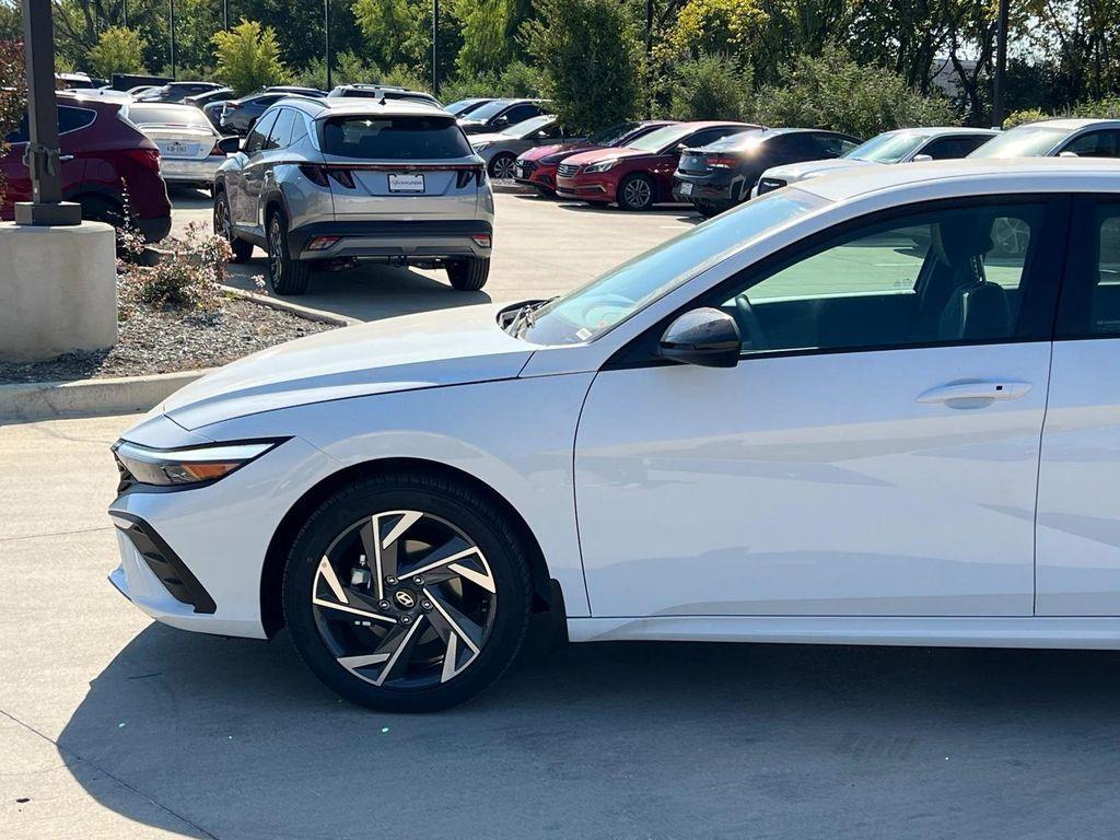 new 2025 Hyundai Elantra car, priced at $24,283