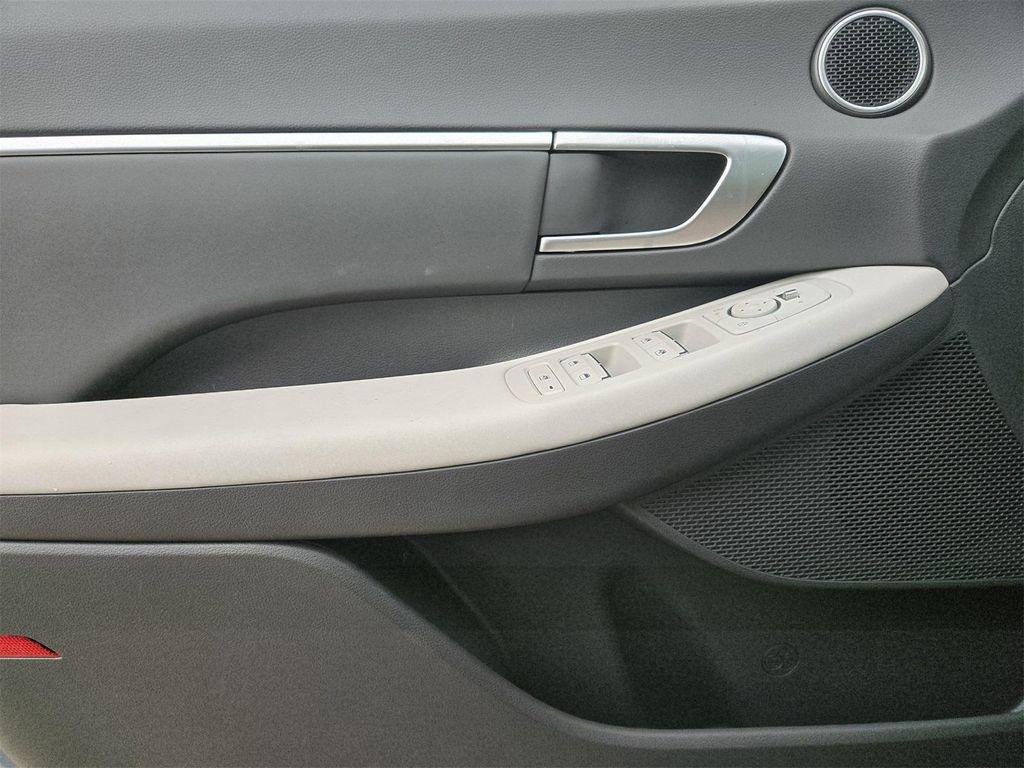 new 2025 Hyundai Sonata Hybrid car, priced at $28,842