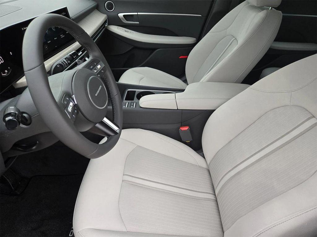 new 2025 Hyundai Sonata Hybrid car, priced at $28,842