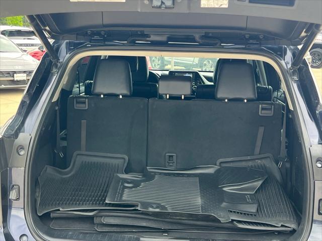 used 2021 Toyota Highlander car, priced at $30,999