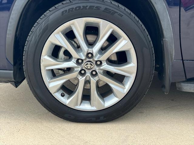 used 2021 Toyota Highlander car, priced at $30,999