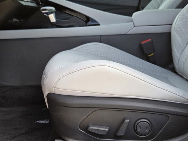 new 2025 Hyundai Elantra car, priced at $29,998