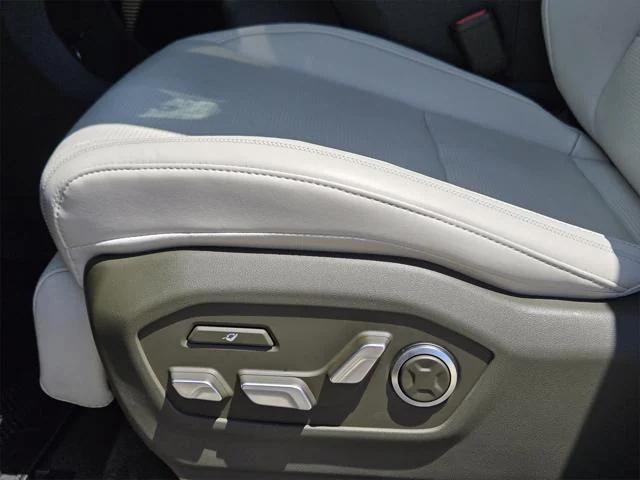 new 2025 Hyundai Santa Fe car, priced at $45,256