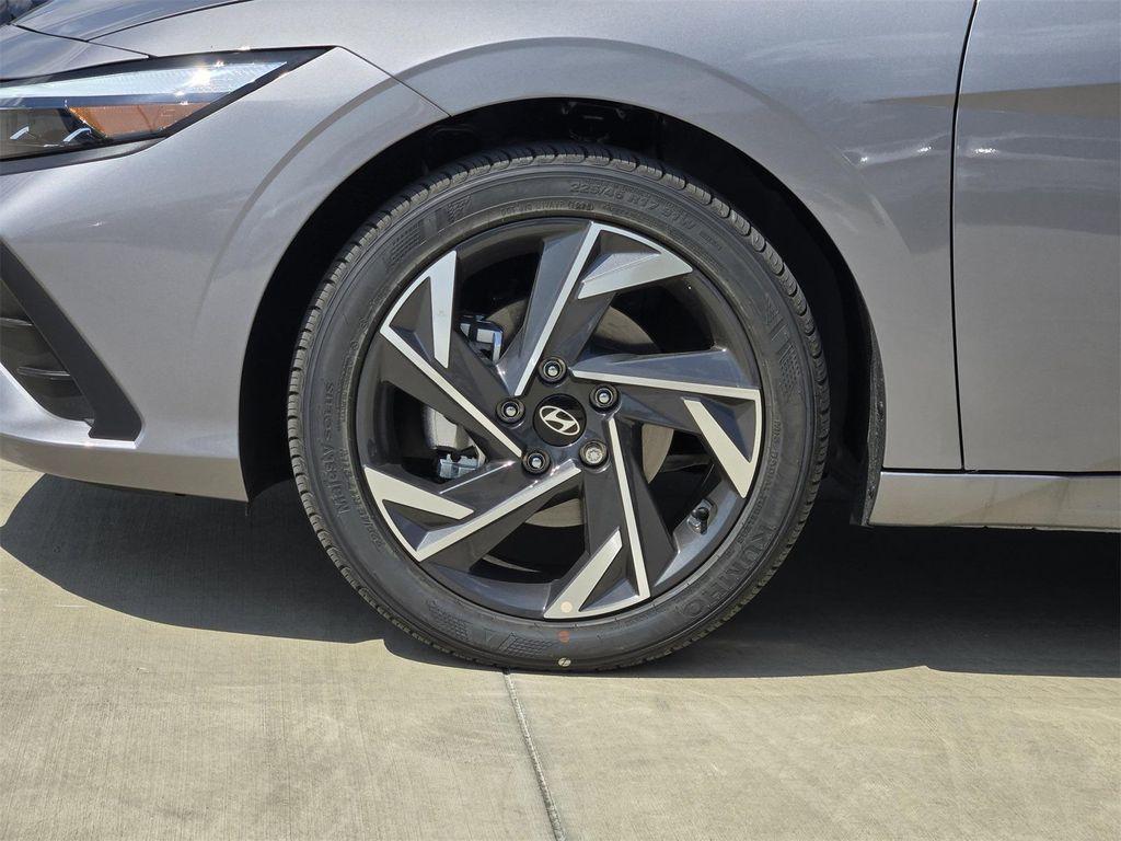 new 2025 Hyundai Elantra car, priced at $24,086