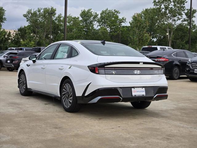 new 2025 Hyundai Sonata Hybrid car, priced at $37,809