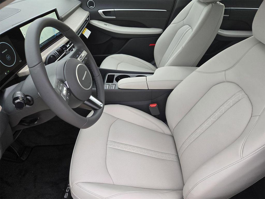 new 2025 Hyundai Sonata Hybrid car, priced at $35,614