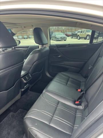 used 2019 Lexus ES 350 car, priced at $26,190