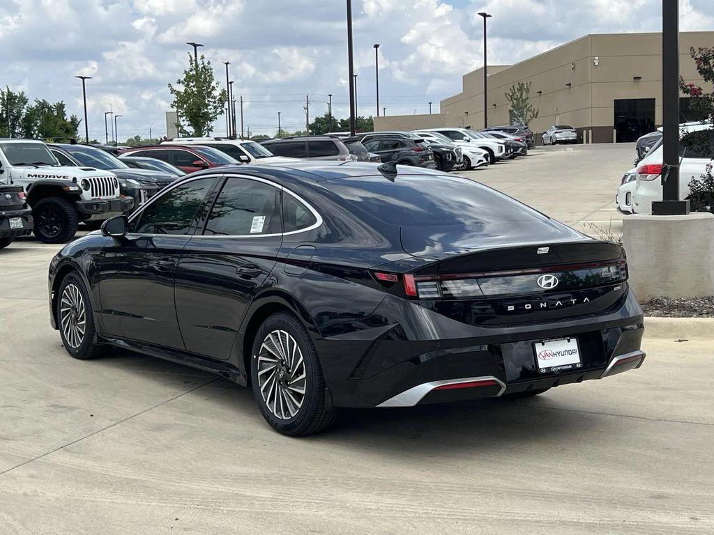 new 2025 Hyundai Sonata Hybrid car, priced at $35,342