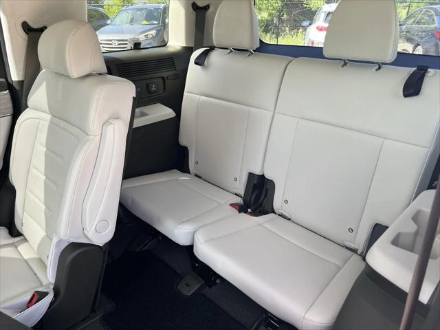 new 2025 Hyundai Santa Fe car, priced at $44,402