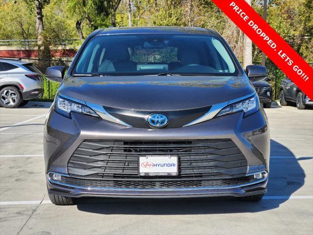 used 2023 Toyota Sienna car, priced at $42,618