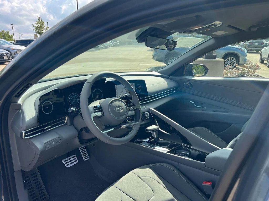 new 2025 Hyundai Elantra car, priced at $27,860