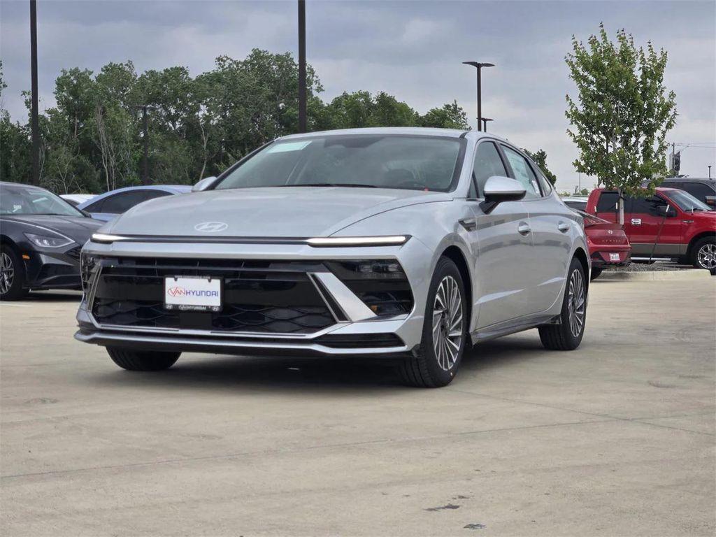 new 2025 Hyundai Sonata Hybrid car, priced at $28,782