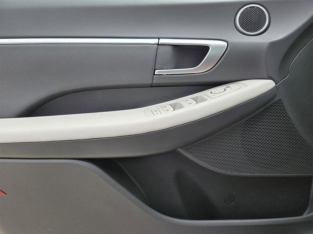 new 2025 Hyundai Sonata Hybrid car, priced at $28,782