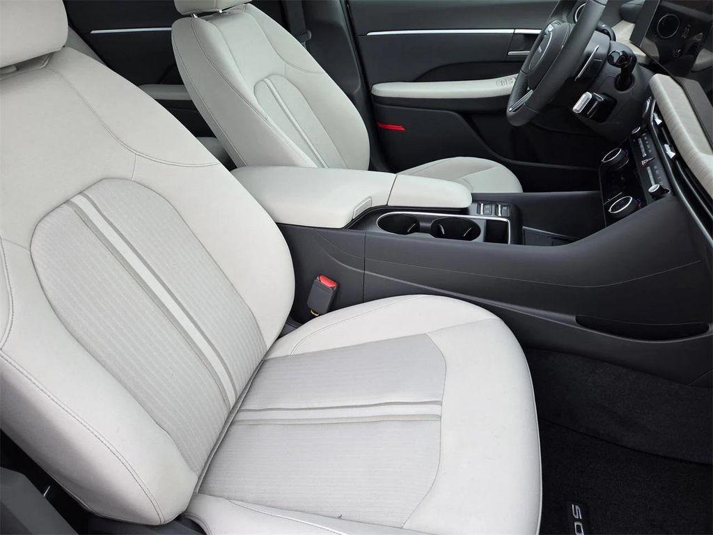 new 2025 Hyundai Sonata Hybrid car, priced at $28,782