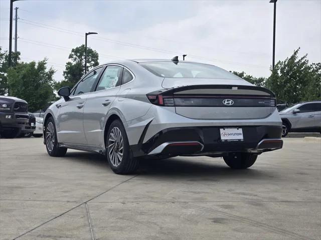 new 2025 Hyundai Sonata Hybrid car, priced at $30,977