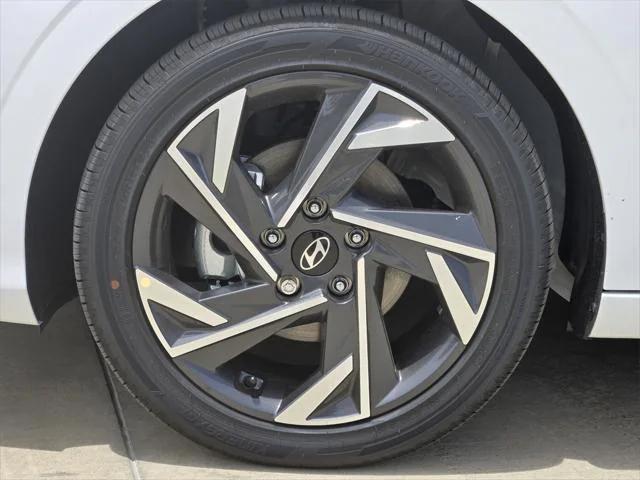 new 2025 Hyundai Elantra car, priced at $27,728