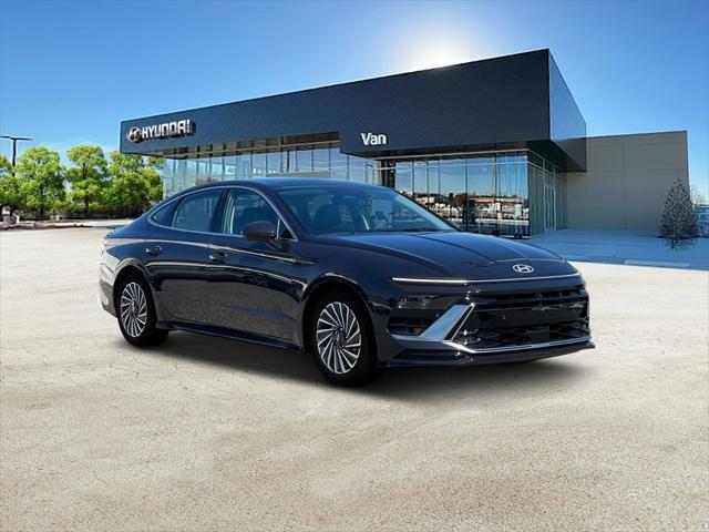 new 2025 Hyundai Sonata Hybrid car, priced at $38,495