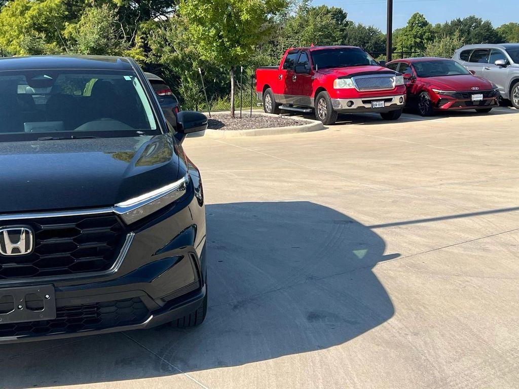 used 2025 Honda CR-V car, priced at $28,999