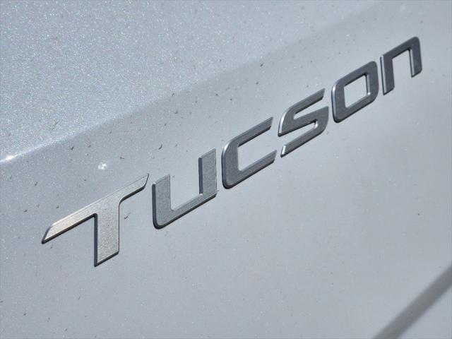 new 2025 Hyundai TUCSON Hybrid car, priced at $37,005