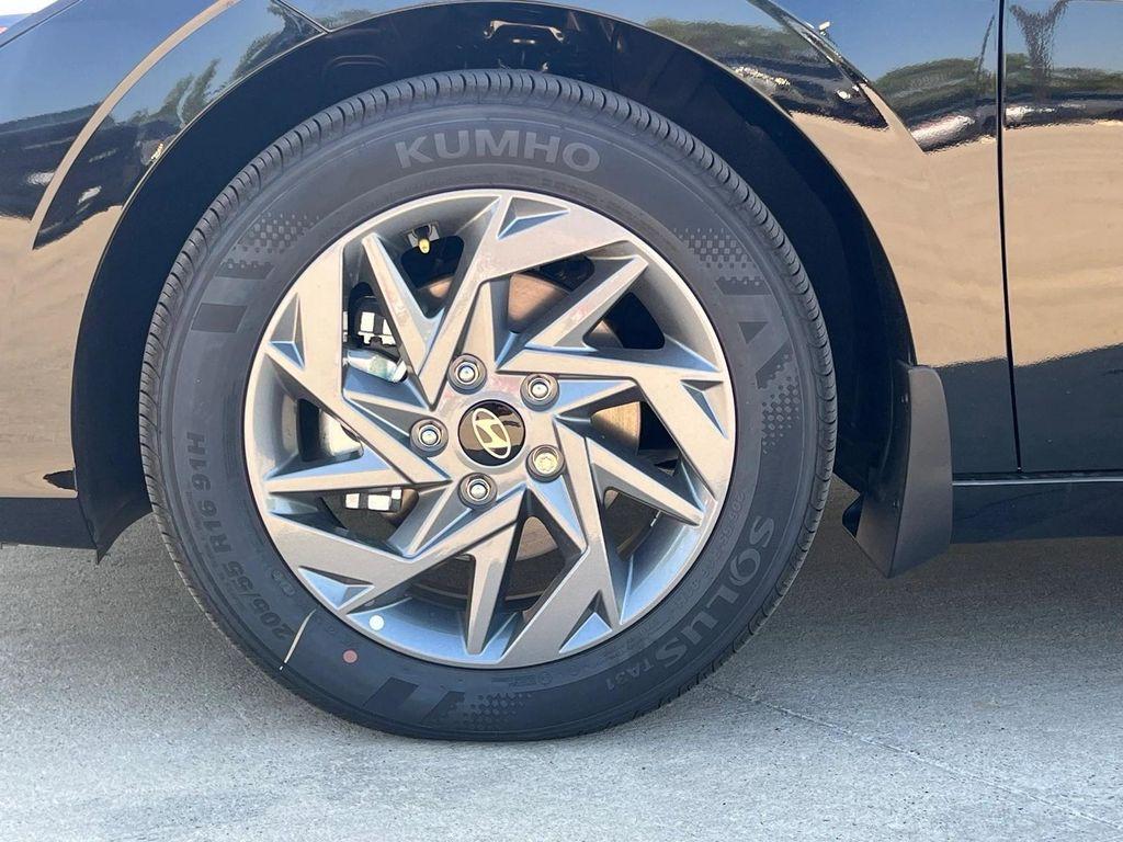 new 2025 Hyundai ELANTRA HEV car, priced at $24,361