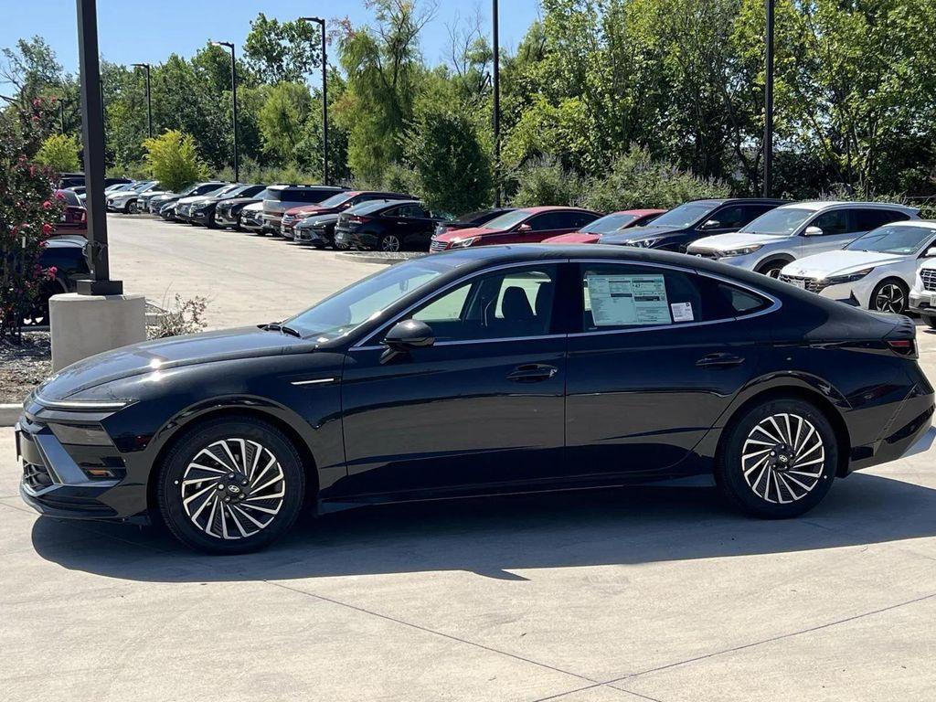 new 2025 Hyundai Sonata Hybrid car, priced at $29,203