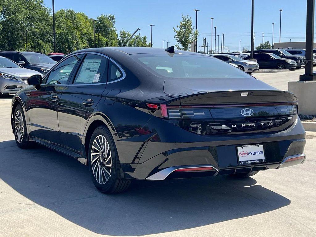 new 2025 Hyundai Sonata Hybrid car, priced at $29,203